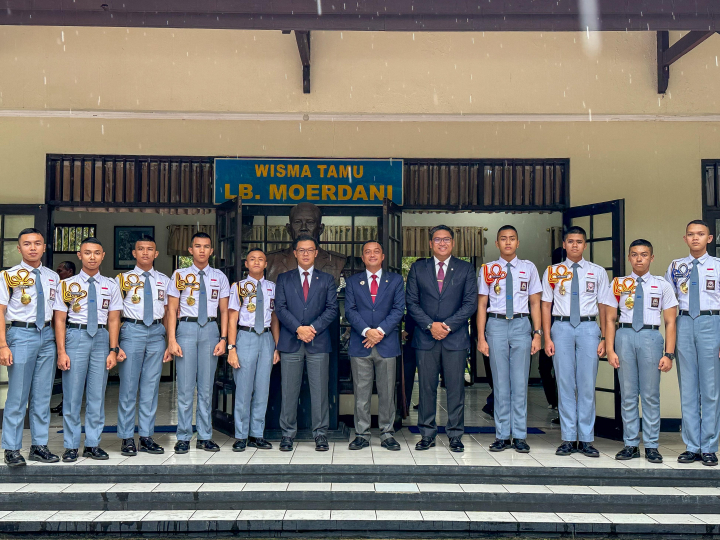 Sudaryono merupakan alumni SMA Taruna Nusantara (Tarnus) angkatan ke-11. Dia menempuh pendidikan di SMA Taruna Nusantara pada 2000–2003 dan lulus pada 2003.