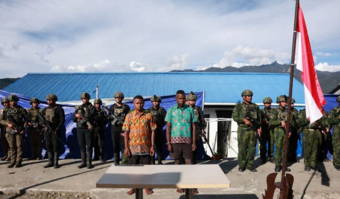 Cium Merah Putih, 2 Eks OPM Ikrar Setia ke NKRI